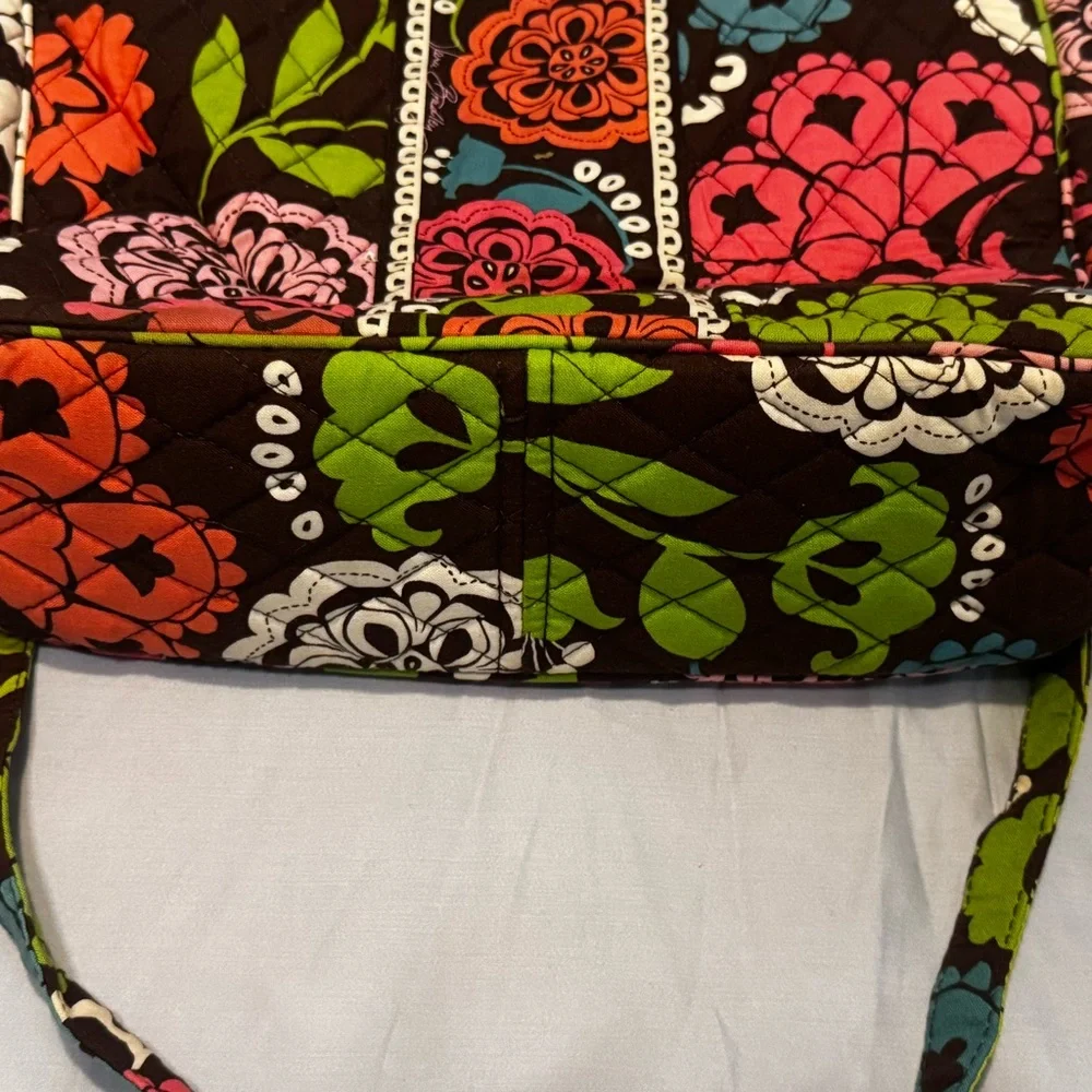Vera Bradley Tote Purse - Picture 4 of 10